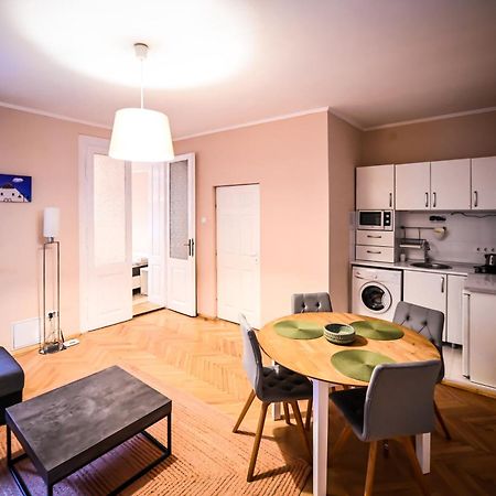 Jules' Sunny, Spacious And Central Apartment ซีบิว ภายนอก รูปภาพ