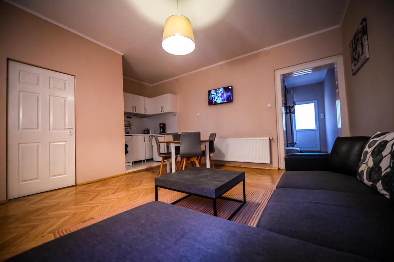 Jules' Sunny, Spacious And Central Apartment ซีบิว ภายนอก รูปภาพ