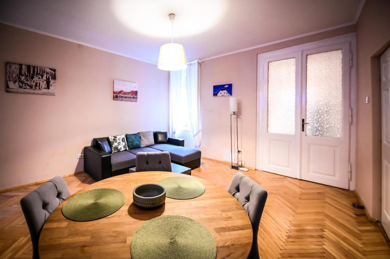 Jules' Sunny, Spacious And Central Apartment ซีบิว ภายนอก รูปภาพ